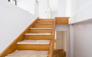 O BIJUTERIE ASCUNSA IN CENTRUL BUCURESTIULUI - Poză 7