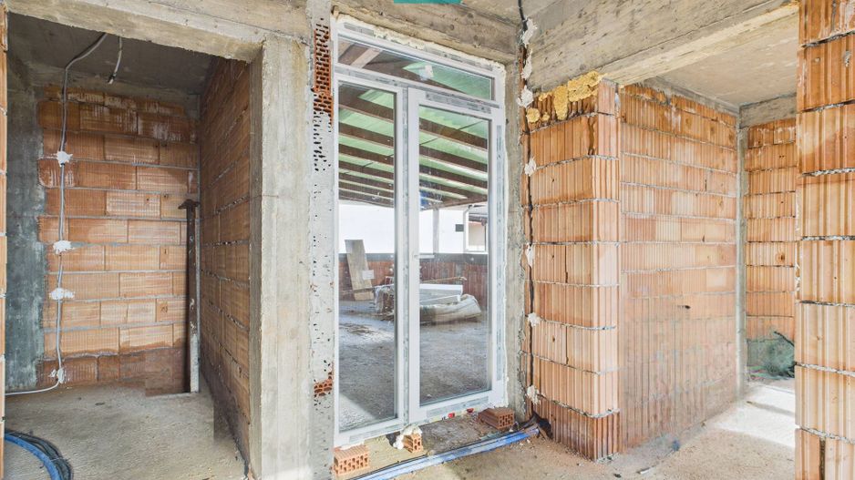 Penthouse cu terasă generoasă, în centrul Chișodei - Poză 2