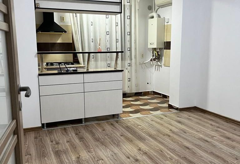 Apartament 2 camere de vanzare Cartier Latin - Poză 1