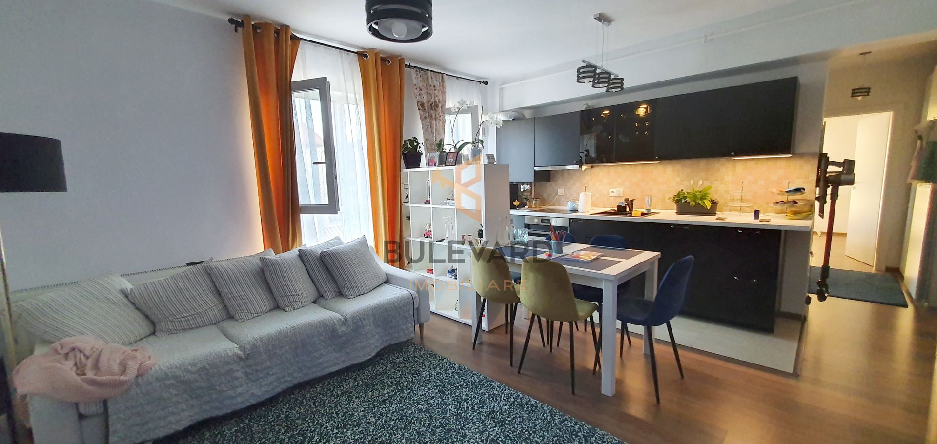 Apartament cu 3 camere, zona strazii Eroilor! - Poză 2