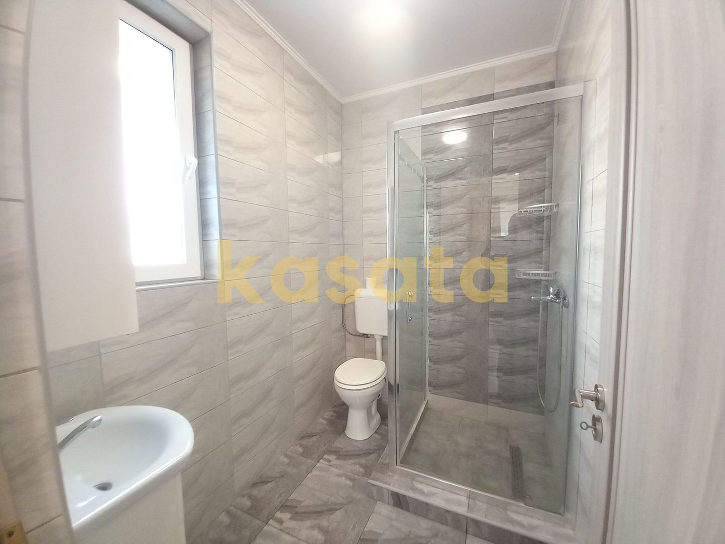 Vilă Modernă 4 Camere | Curte Privată | Zonă Excelentă & Facilități - Poză 36