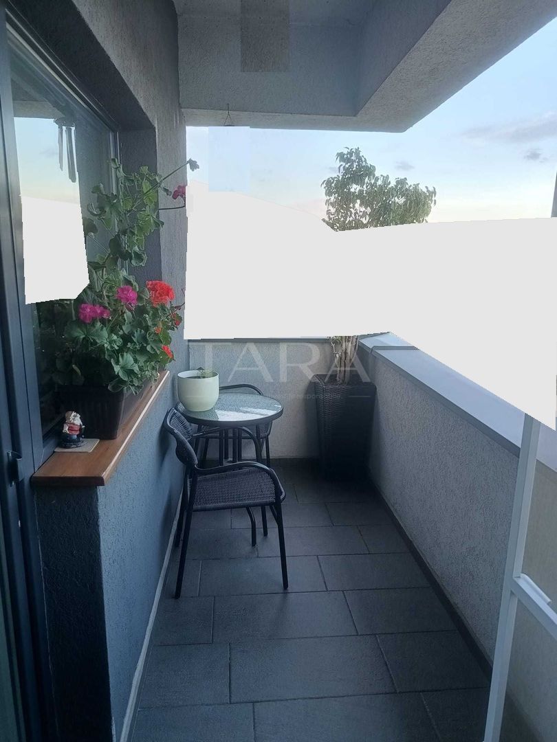 Apartament 2 camere, 50 mp + logie, renovat, parcare cu CF. - Poză 8