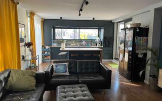 Unic! Apartament 5 camera si curte de 210 mp, central - Poză 3