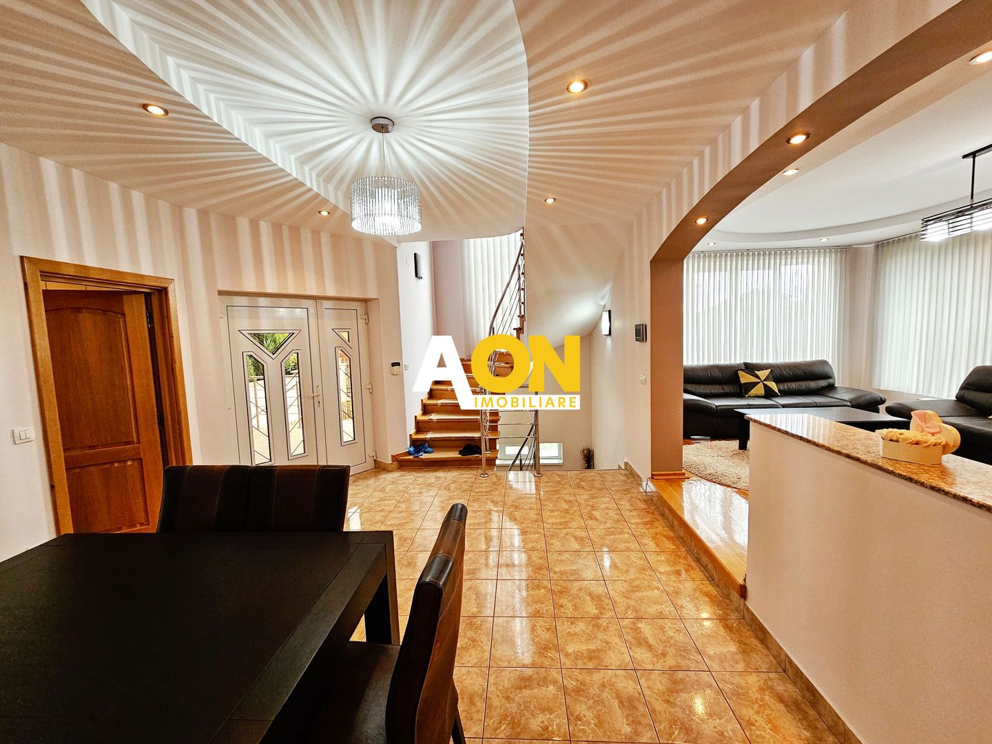 Casa 5 camere 561 mp teren la asfalt toate utilitatile Cetate - Poză 4