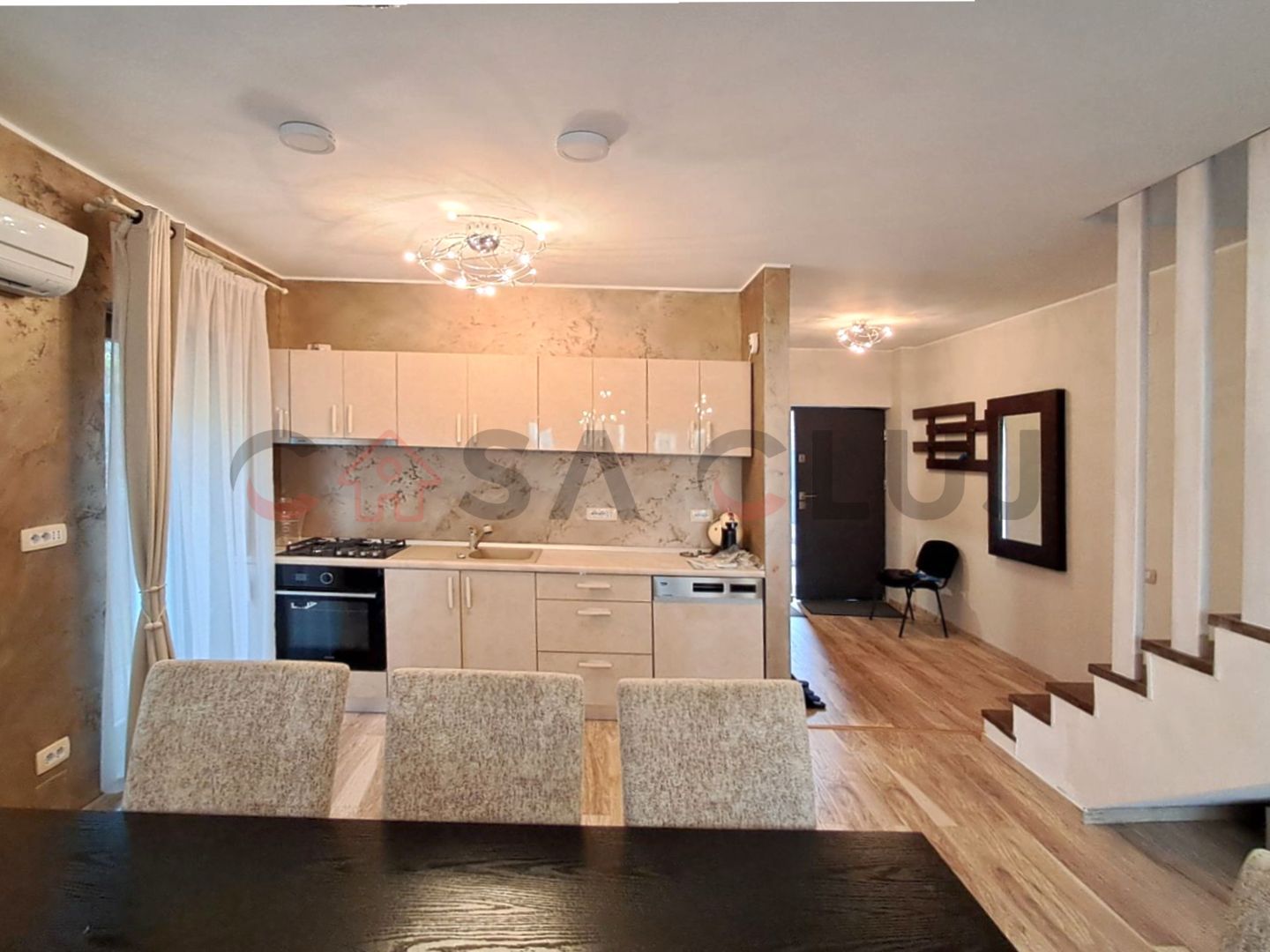 Duplex  La Cheie, 4 camere, 170 mp utili –Cartierul Europa!! - Poză 5