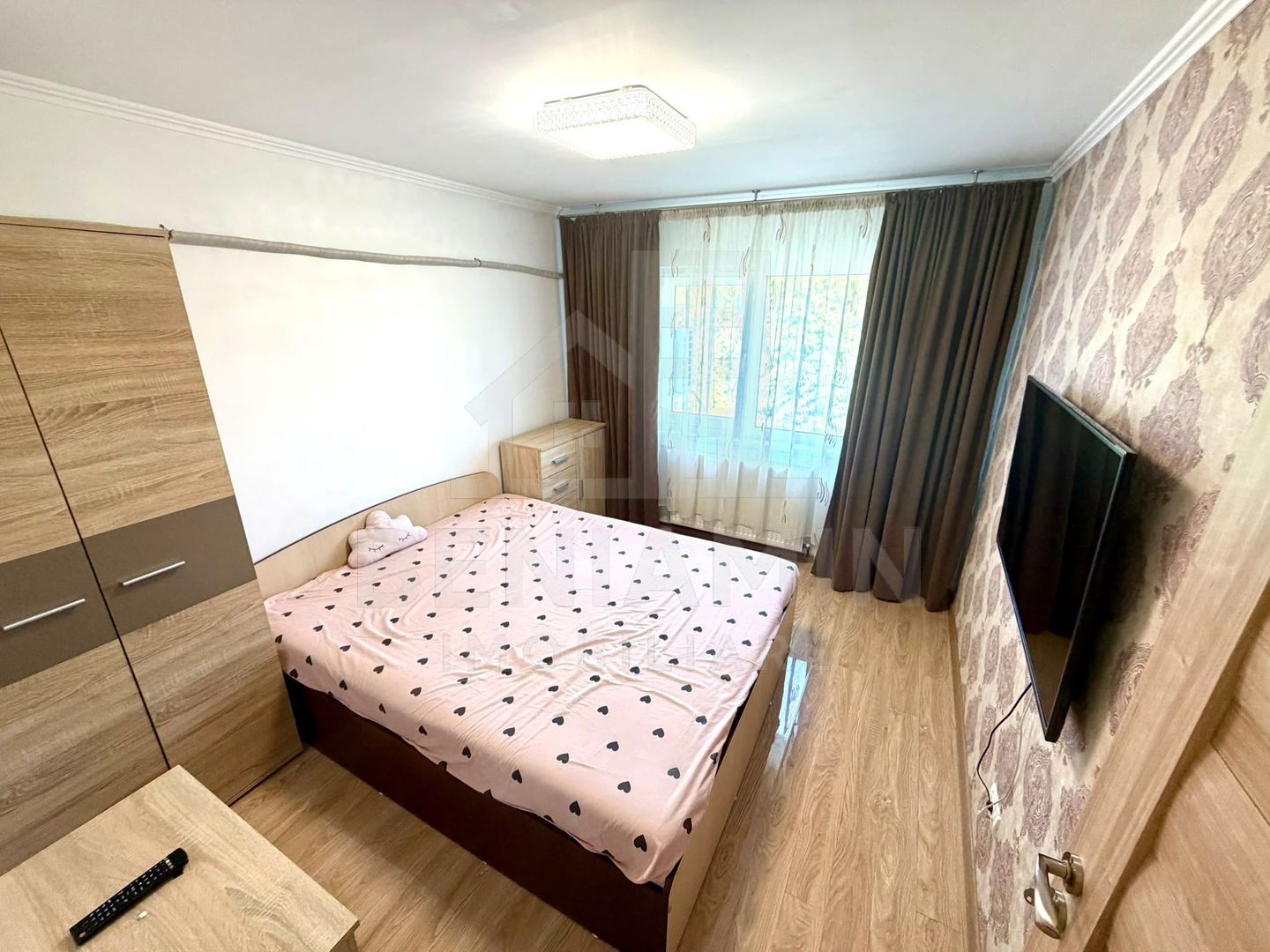 Apartament 3 camere si 2 bai Rovine decomandat 67mp  an1985 - Poză 4
