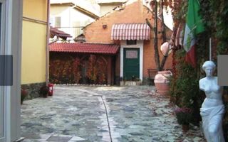 Pensiune cu 18 camere in centrul Brasovului - Poză 18