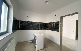 Valu lui Traian (COD 07) Casă P+M cu 5 camere, teren de 517 mp - Poză 9