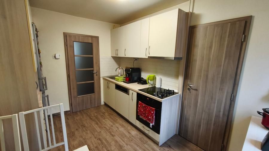 Apartament 4 camere, etaj 2, boxa, garaj - zona Steaua - Poză 3