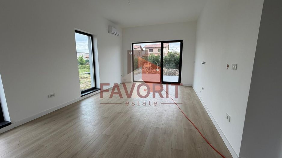 Triplex in Sacalaz | Finisaje premium | 4 camere | Asfalt | 2 balcoane - Poză 3