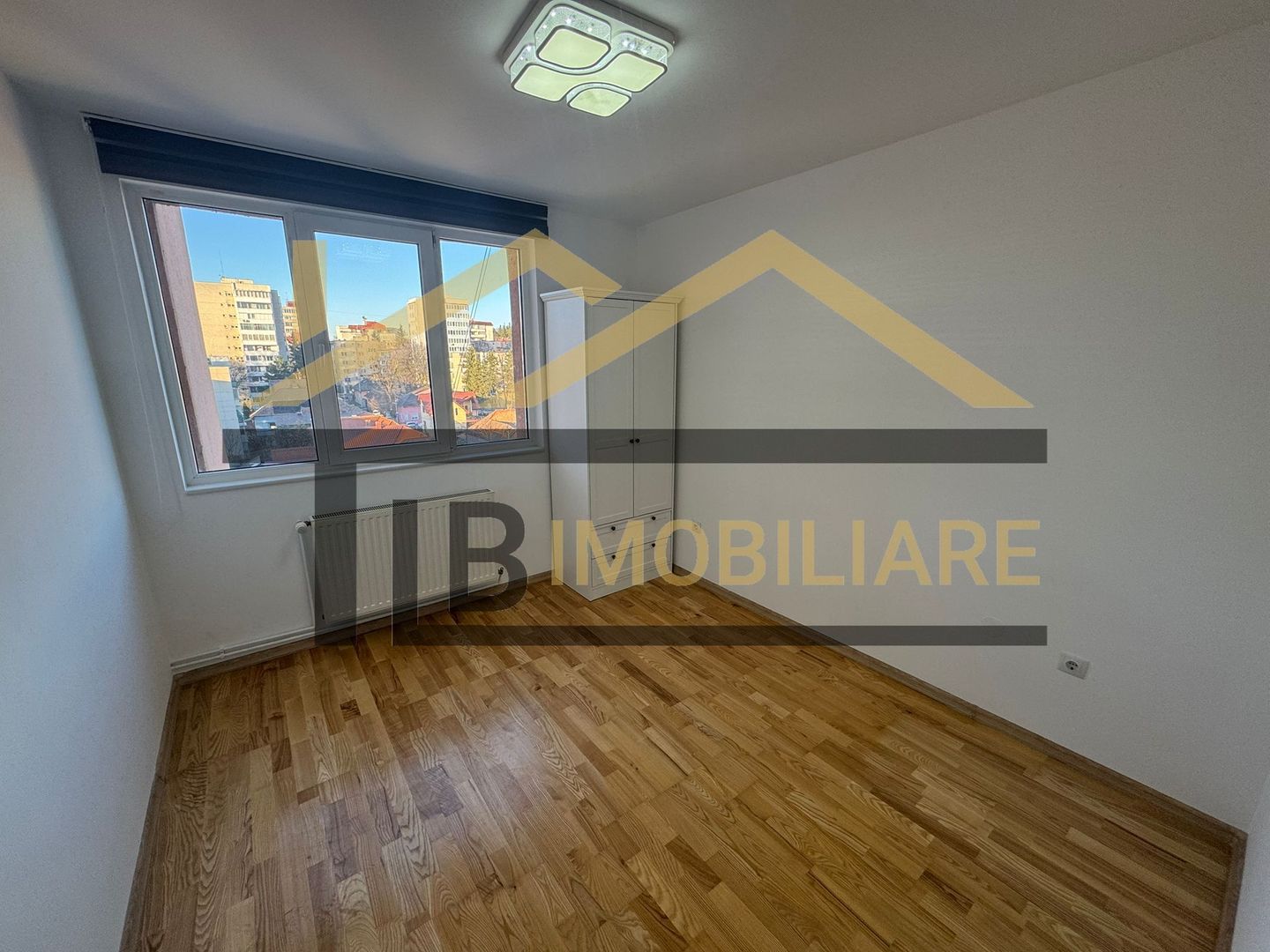 Apartament cu 3 camere, 65 mp, decomandat, zona Semicentral - Poză 5