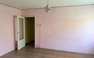 Apartament 2 camere, etaj 3, balcon închis – Str. Gării - Poză 2