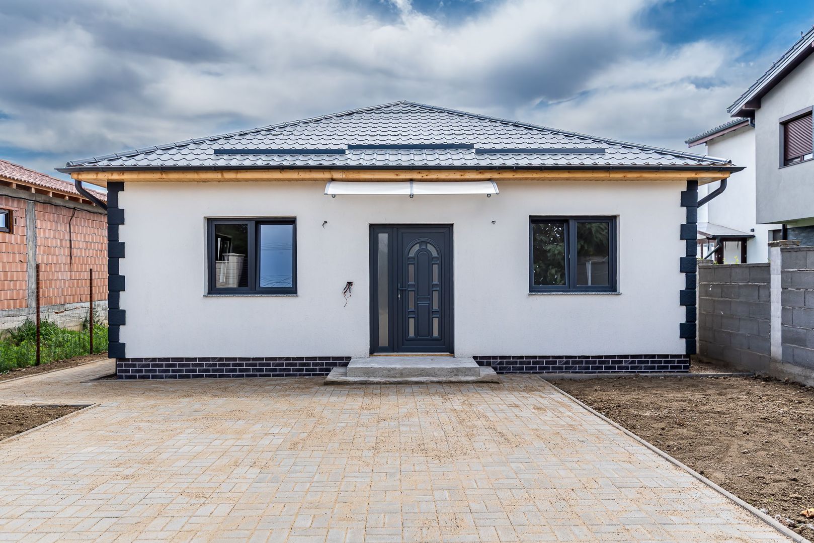 Casă nouă 4 camere, ideală pentru familie. Toate utilitățile - Poză 1
