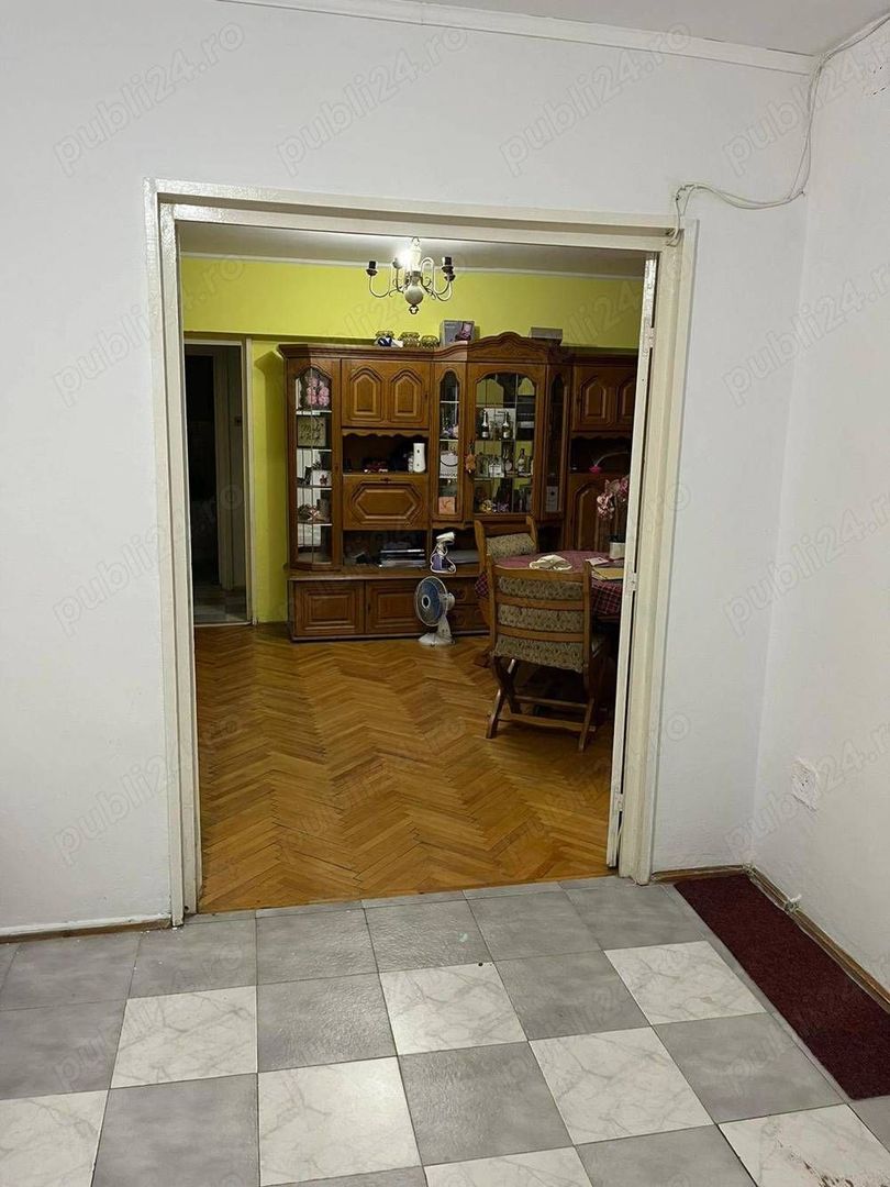 Vând apartament 2 camere, Carpați 2 - Poză 9