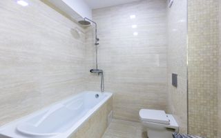 Coresi-Isaran apartament foarte spatios, 2 bai - Poză 9