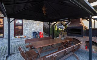 Pensiune/Vilă de vânzare în Bran | 8 camere | 180 mp - Poză 51