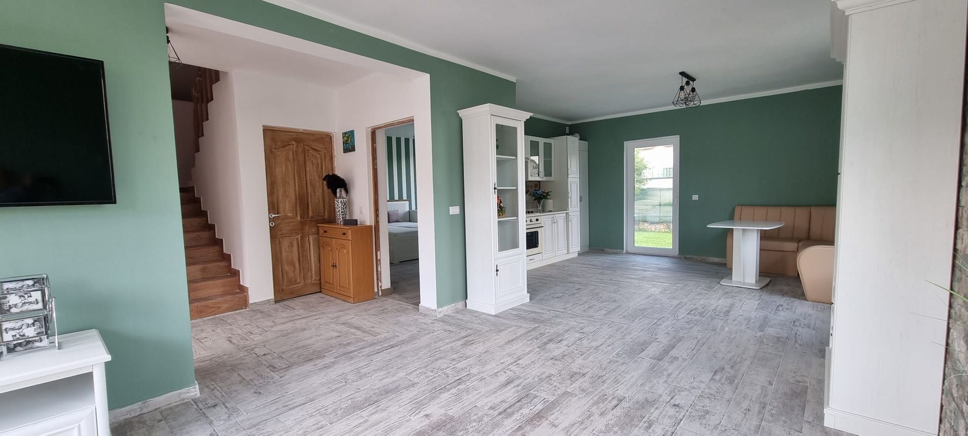 De inchiriat, vila noua - Bariera  Traian - Lacul Brates - Poză 11