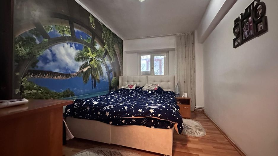 Apartament spațios cu 4 camere de vânzare! - Poză 2