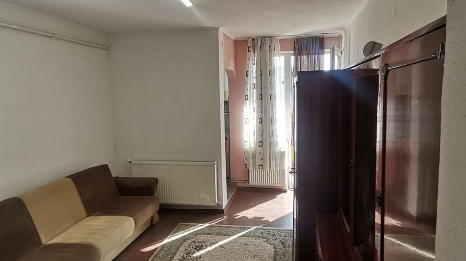 Vând Garsonierā etaj4 - Poză 1