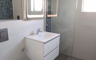 Apartament cu 3 camere  in zona centrala a Brasovului - Poză 8
