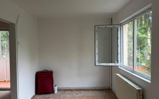 Apartament cu 3 camere, etaj 2 – Zona Dâmbul Pietros - Poză 6