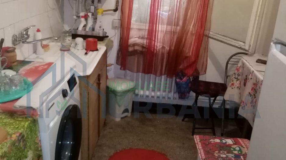 Podu Ros, proprietar închiriez 1 cameră decomandată 12 mp în apartament cu trei camere - Poză 1