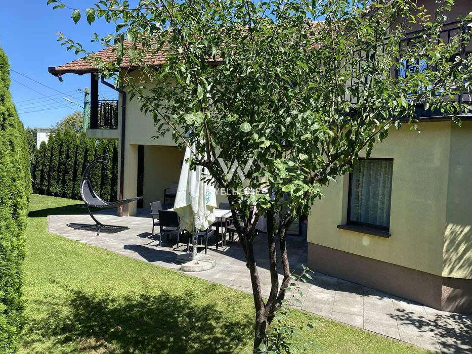 Casă spațioasă 210 mp, cu garaj și terasă - Cisnădie - Poză 1