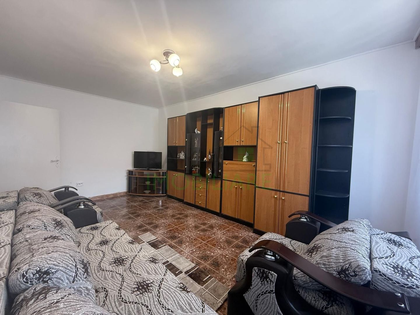 Apartament 3 Camere Decomandat, Etaj 1, Tractorul - Poză 2