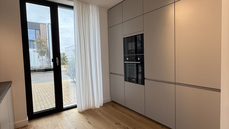 Vila tip UV03 mobilata complet in Amber Forest-prima inchiririere - Poză 13