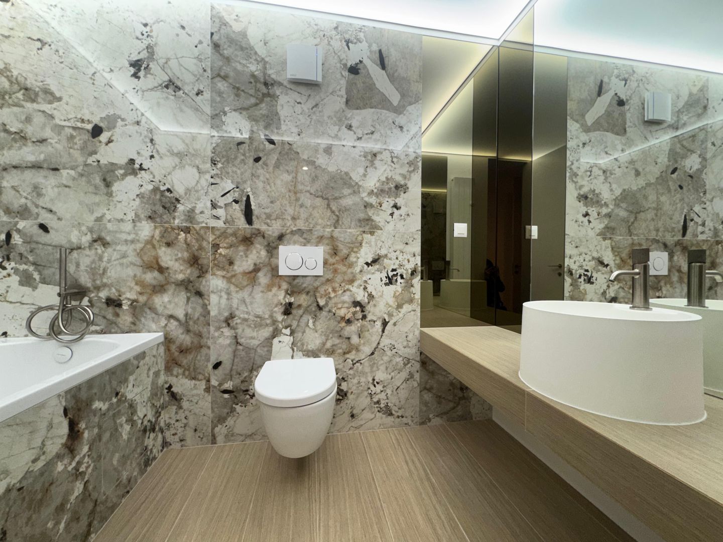 3 CAMERE || CORTINA 126 || EROUIANCU NICOLAE - Poză 10