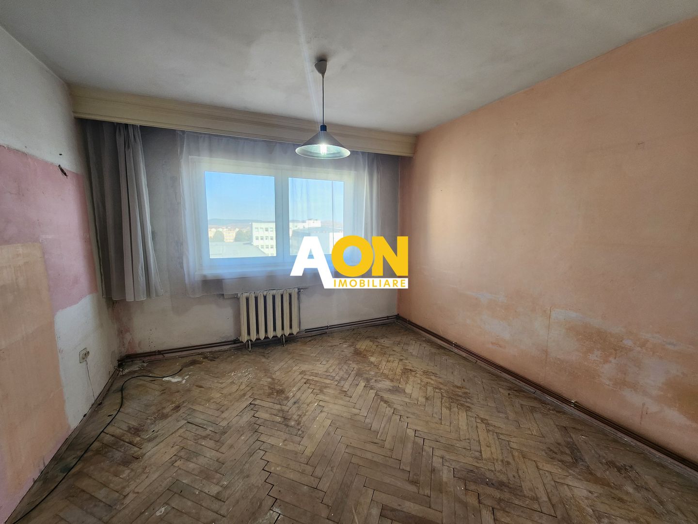 Apartament 3 camere, etaj intermediar, Cetate - Poză 1