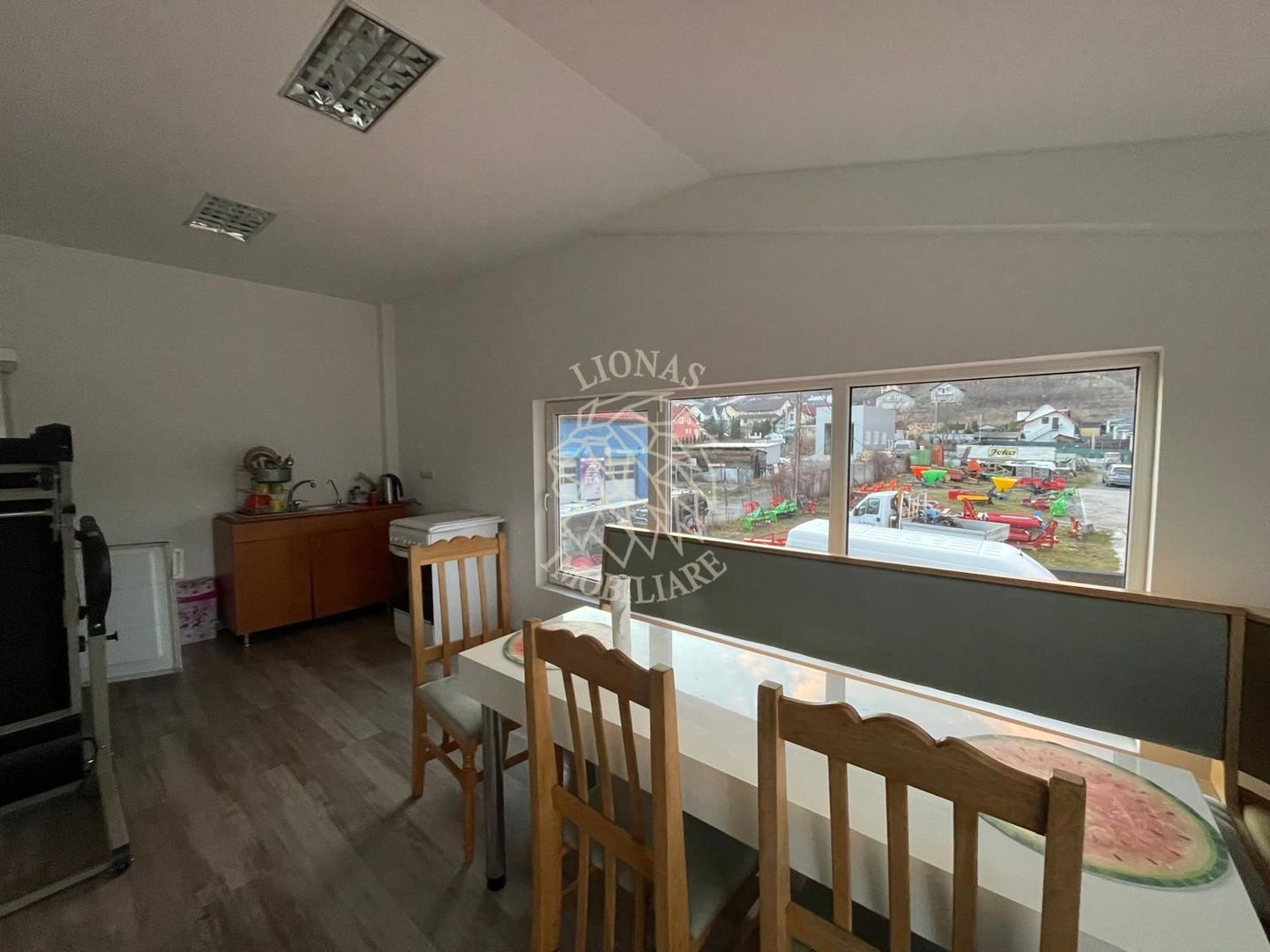 Hala la strada principala 350 mp-Viisoara - Poză 4