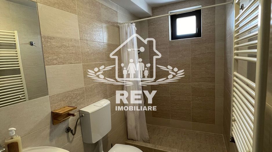 Vila / Hotel de vânzare în Păltiniș - Poză 11