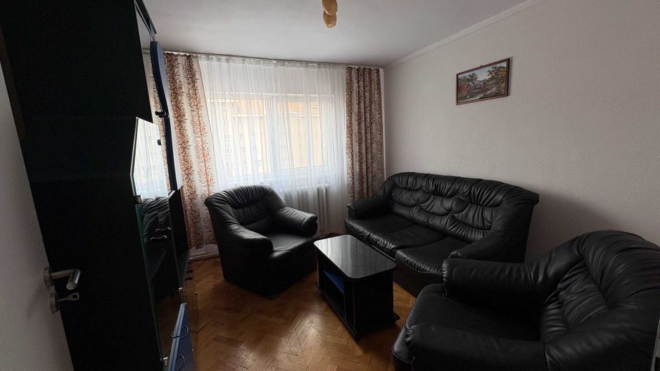 Apartament cu 3 camere de inchiriat in Centru - Poză 1
