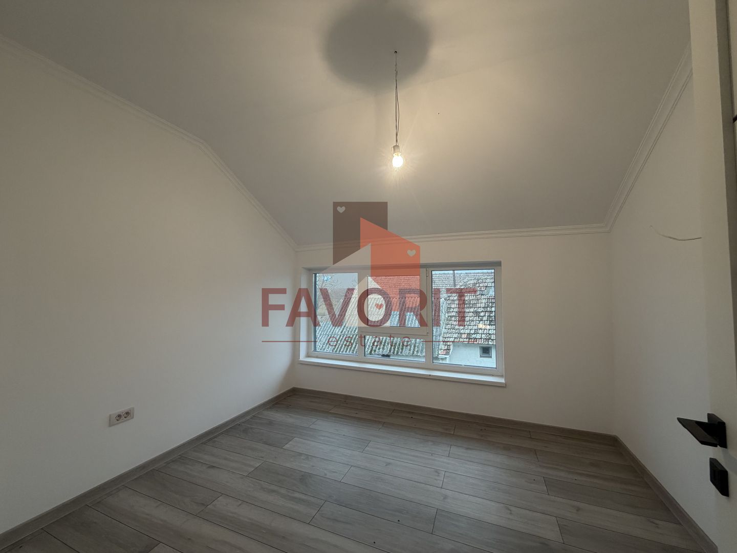 Casa individuala finalizata. Acces asfaltat - Poză 16