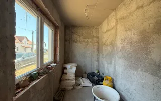 Casa la gri, 4 dormitoare, 3 bai, teren 400 mp - Poză 11