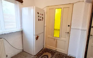Casa cu 3 camere, zona Mihai Bravu - Poză 12