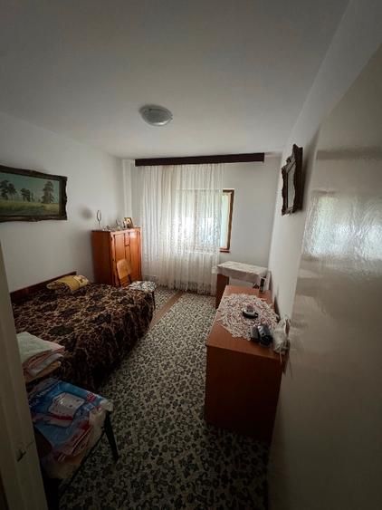 Apartament de vanzare - 2 camere, Piata Centrala, etaj 2, bloc 1989 - Poză 5