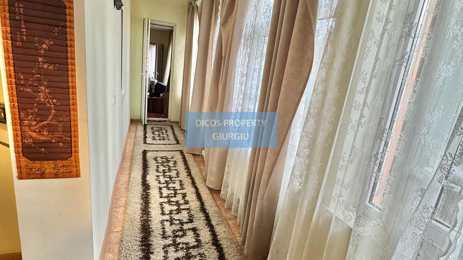 De vânzare casă cu 4 camere, garaj - Poză 10