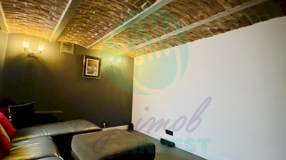 Vila complet renovata cu elemente decorative deosebite - Poză 10