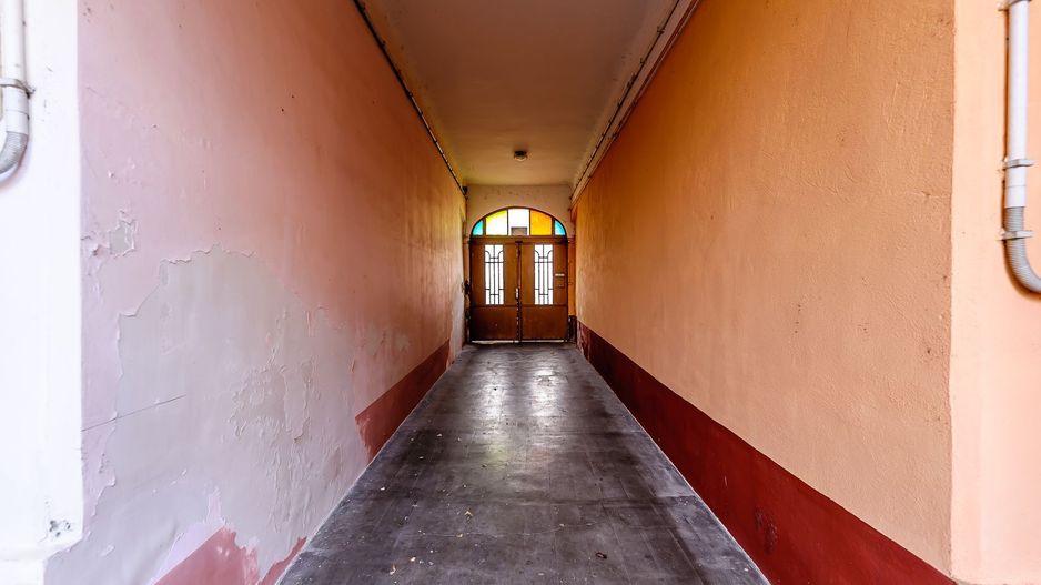 Locuință spațioasă cu grădină mare în Aradul Nou, calea Timișorii - Poză 8