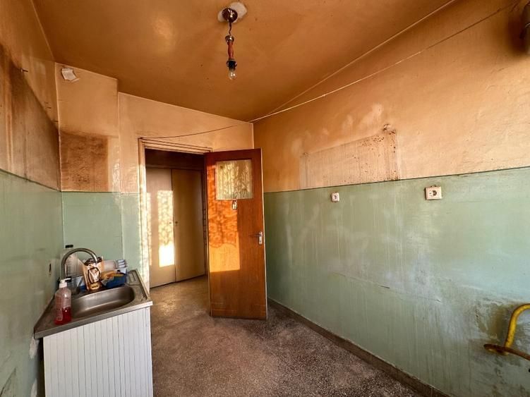 3 camere Obor – Veranda Mall | Bloc reabilitat | Ideal pentru renovare după gust - Poză 7