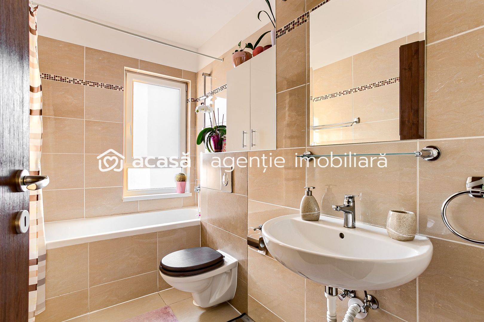 VÂNDUT! Apartament modern cu 3 camere - Poză 6