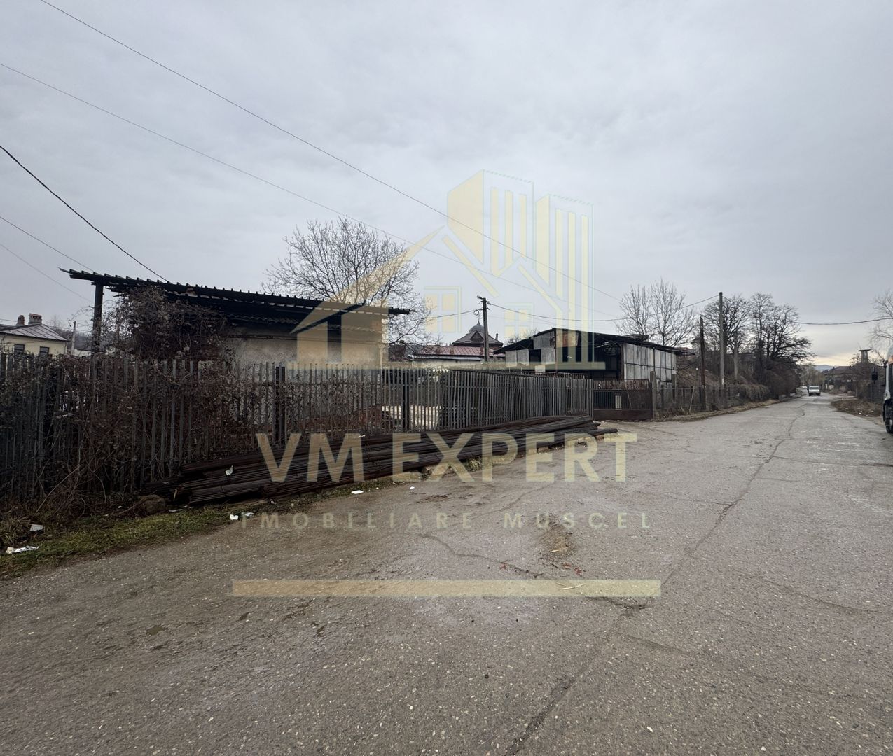 TEREN INTRAVILAN 3364 MP CAMPULUNG ZONA MĂNĂSTIREA NEGRU VODĂ COMISION 0 - Poză 1