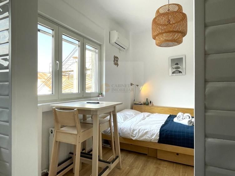 Garsoniera | Vedere catre Calea Victoria  | Airbnb | Certificat Turism - Poză 1