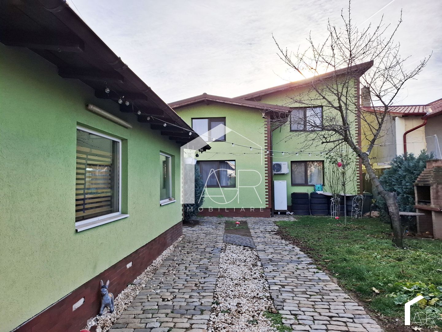 Casa cu 5 camere de vanzare, Tantareni - Poză 1