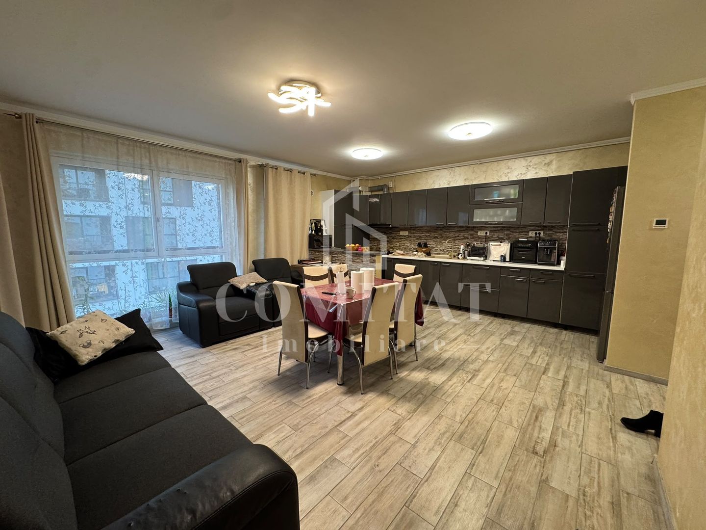 Apartament cu 4 camere | La cheie | Columna Residence - Poză 2