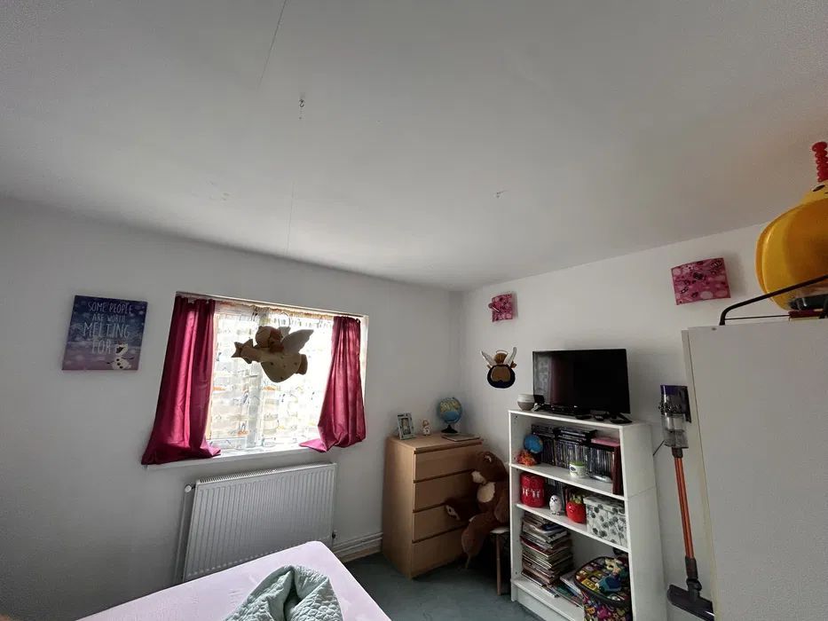 APARTAMENT 3 CAMERE BLOC NOU DECOMANDAT & TERASA & LOC DE PARCARE - Poză 2