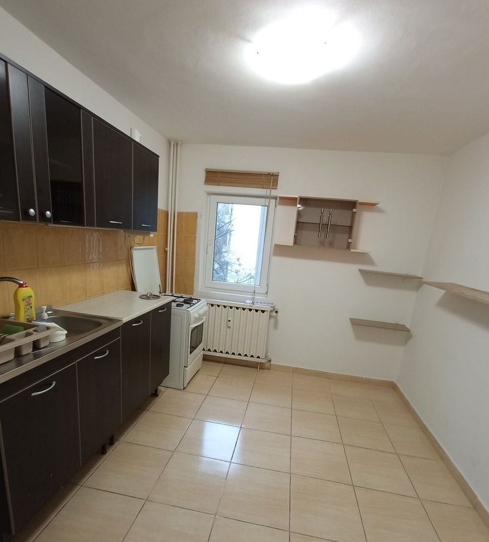 Închiriez apartament 3 camere nemobilat Str Avionului Sector 1 - Poză 8