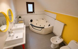 Vila 7 camere zona centrală - Poză 10